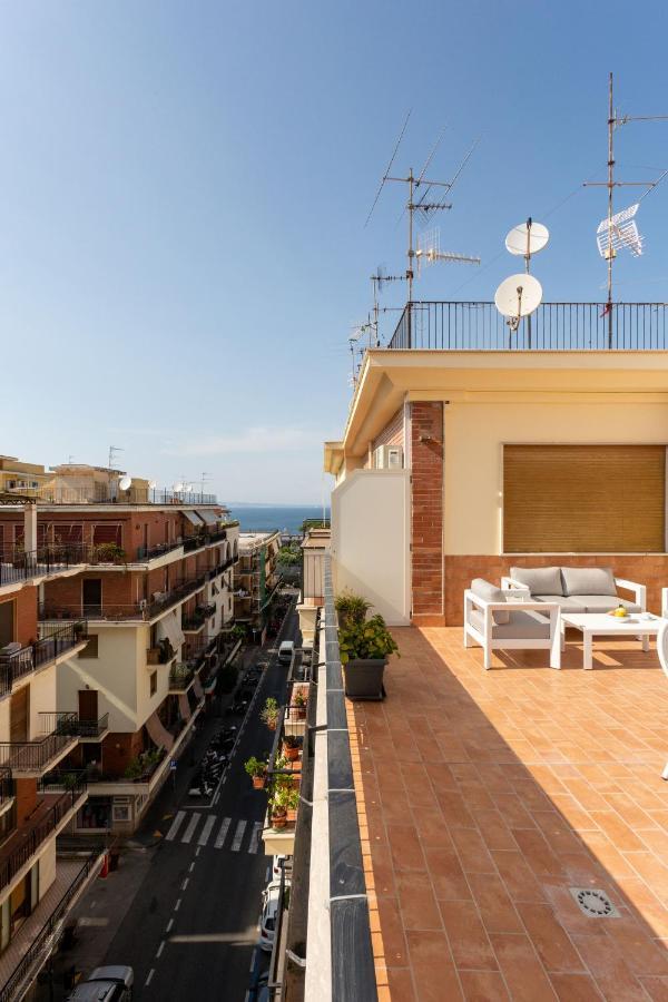 Tofani Apartment - Luminoso Con Terrazzo Panoramico Sorrento Exterior foto